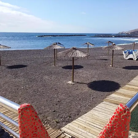Апартаменты Charming Meters From Beach With Pool Пуэртито-де-Гуимар